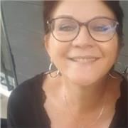 Besoin d'un coup de pouce pour les devoirs ou encore apprendre le français comme langue vivante, je suis là, prête et dévouée.